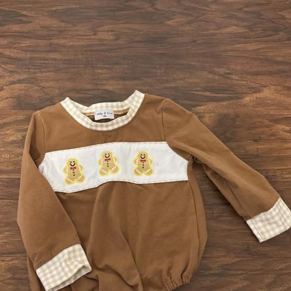 Gingerbread Applique Long-Sleeve Baby One-Piece in Brown